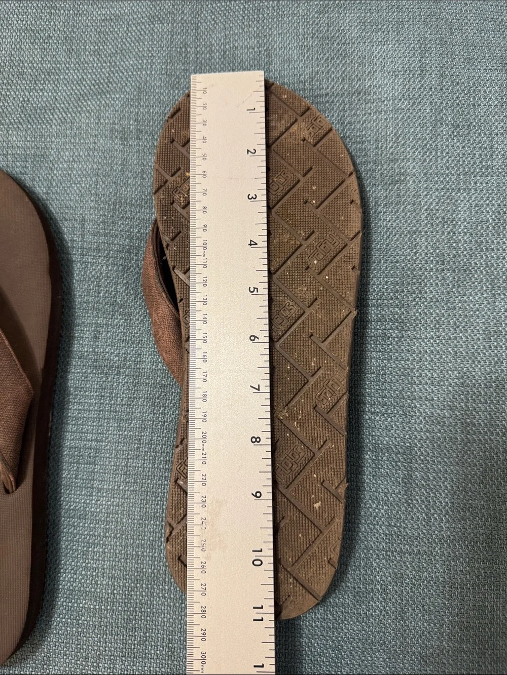 Flojos Canvas Strap Flip Flops Men's Size 9 Brown Distressed Beach Casual Wear